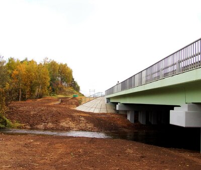 Строительство мостовых переходов компанией ООО «Строймост», поставка ЛОС для дождевых и талых вод